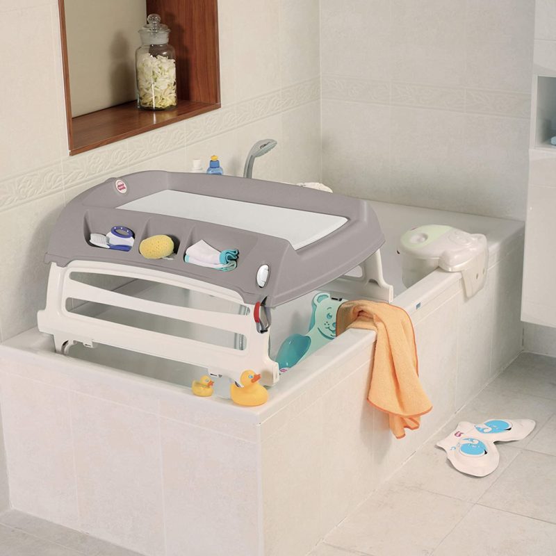 Astuces pratiques pour changer bébé sans table à langer dans la salle de  bain